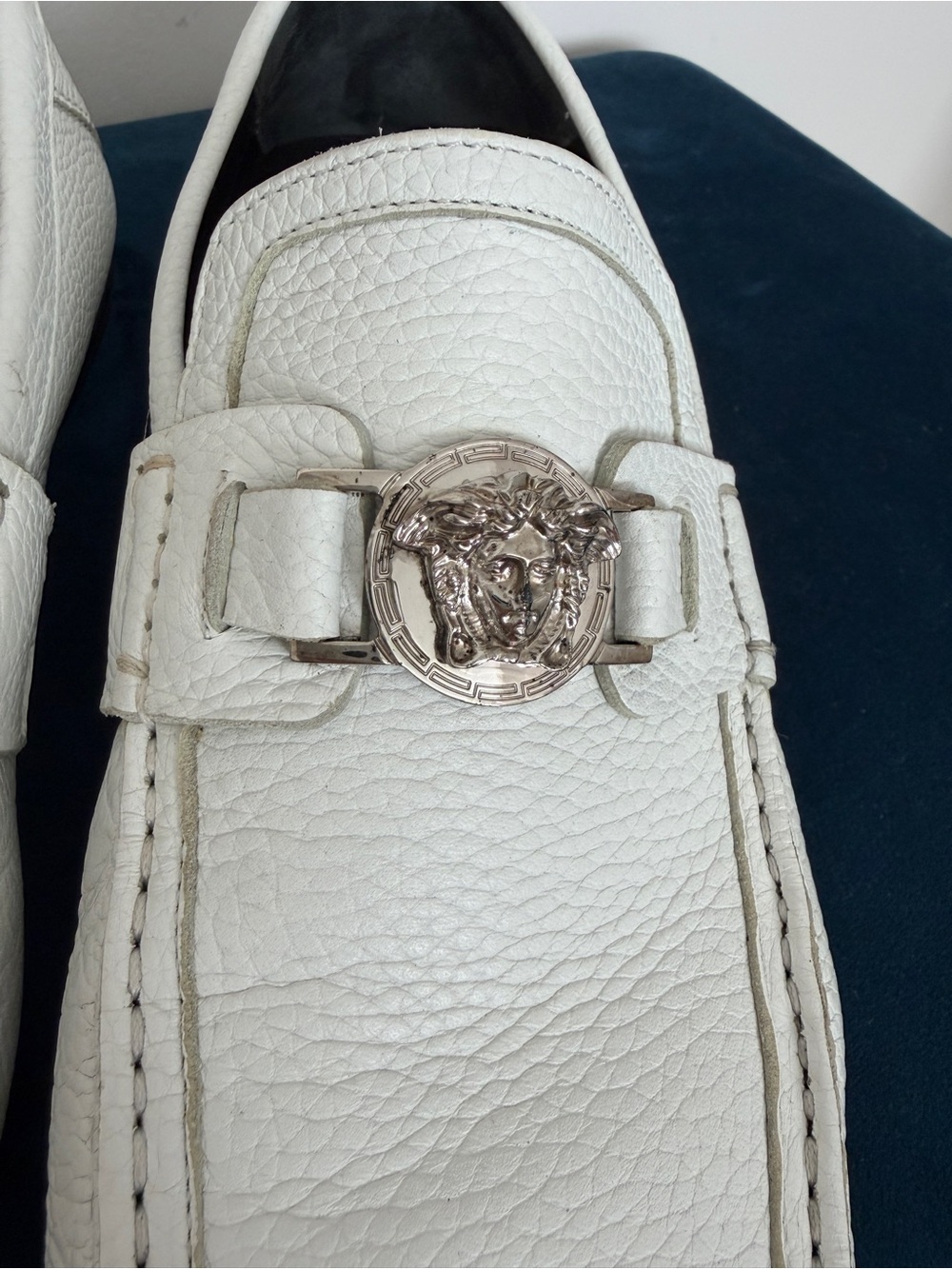 Versace White Pebbled Leather Medusa Bit Loafers 10.5 (EU 43.5) - Picture 7 of 7